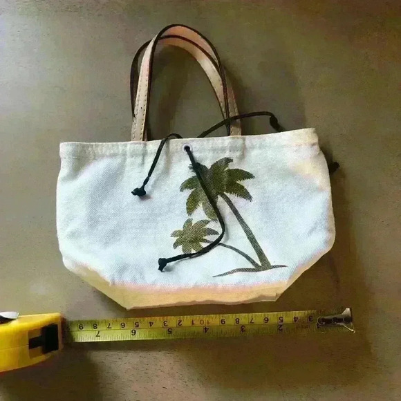 two vintage American Eagle and Avon bags. - Picture 12 of 13